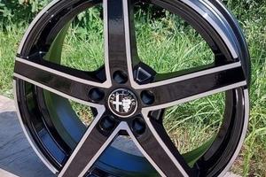 Cerchi In Lega NUOVI da 17 Per Alfa Fiat Jepp ecc