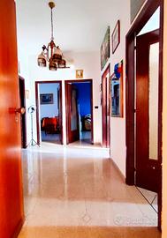 Appartamento con ascensore privato tavernetta box