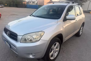 TOYOTA RAV 4 MY23 RAV4 2.2 D-4D 136 CV Luxury se