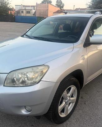 TOYOTA RAV 4 MY23 RAV4 2.2 D-4D 136 CV Luxury se