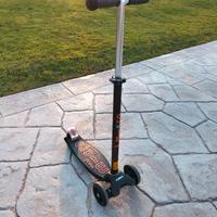 monopattino a 3 ruote