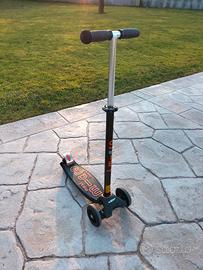 monopattino a 3 ruote