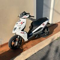 MALAGUTU F12R LC 2010