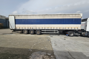 Semirimorchio centinato