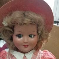 Bambola in composizione.