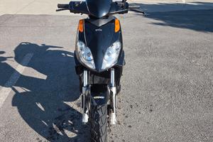 Scooter Aprilia 125 Sportcity one