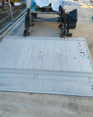 sponda idraulica di sollevamento 