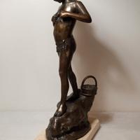 Statua di Pescatore in metallo su base di marmo
