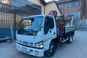 Isuzu 75 ribaltabile e gru Disponibile solo 15 gg
