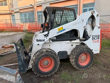 BOBCAT S250 Gommato