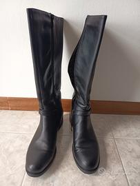 Stivali da donna in eco pelle - taglia 41