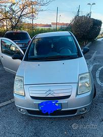 Automobile utilitaria 