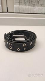 Cintura nera con borchie