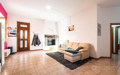 Appartamento a Mariano Comense 3 locali