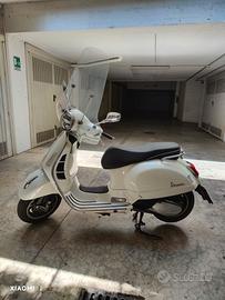 Vespa GTS Super 300 HPE 2023 - 17.000 km