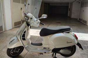 Vespa GTS Super 300 HPE 2023 - 17.000 km