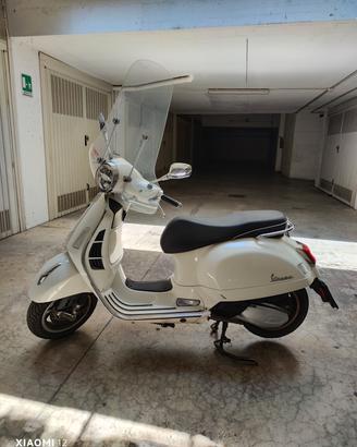 Vespa GTS Super 300 HPE 2023 - 17.000 km