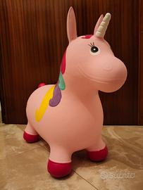 Unicorno gonfiabile cavalcabile