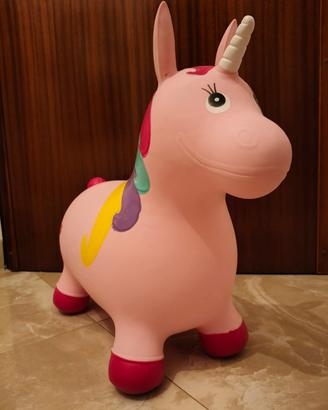 Unicorno gonfiabile cavalcabile