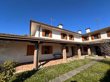 CASA BIFAMILIARE COMPLETA - AMPI SPAZI - PRONTA...