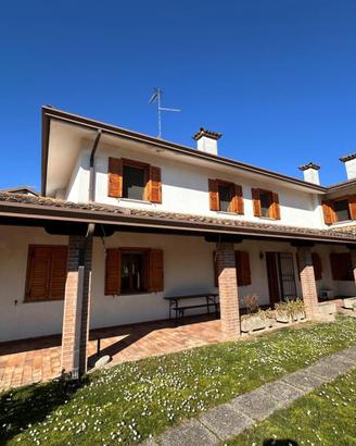CASA BIFAMILIARE COMPLETA - AMPI SPAZI - PRONTA...