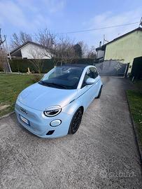 Fiat 500e cabrio La Prima