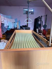 Letto ospidaliero per anziani