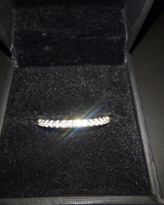 Anello d'argento 925 con moissaniti eternity