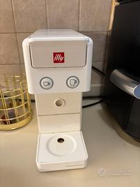 Macchina caffè Illy iperespresso