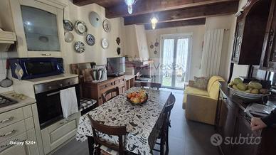Villa di 125 m² con più di 5 locali e box auto a M