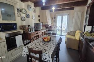 Villa di 125 m² con più di 5 locali e box auto a M
