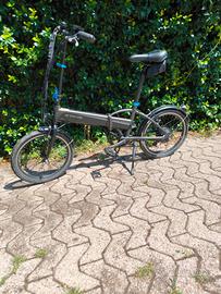 bici della btwin leggera compatta e veloce