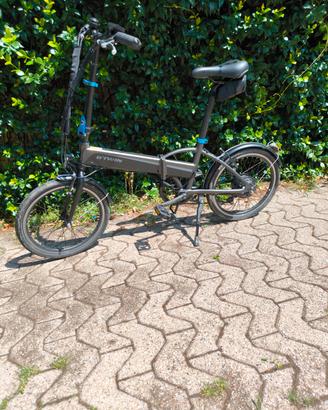 bici della btwin leggera compatta e veloce