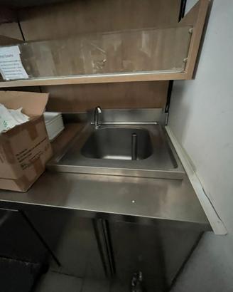 Lavello professionale inox compatto con pedali acq