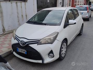 Toyota Yaris 3 serie 1.0 5P Lounge benzina