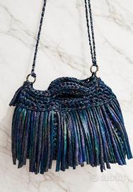 Borsa ad uncinetto fatta a mano