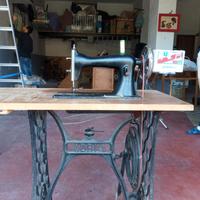 Macchina da cucire da collezione modello Adria