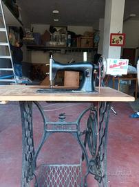 Macchina da cucire da collezione modello Adria