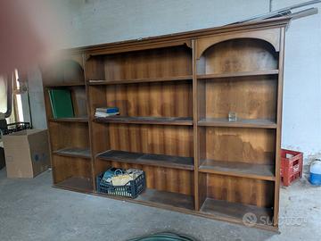Grande libreria in legno