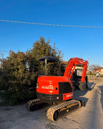 E214 ESCAVATORE HITACHI 35 Q