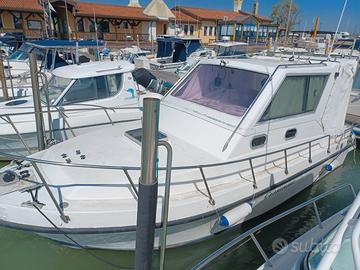 Barca 7,5 m modello Cabin Mercruiser 5.7L