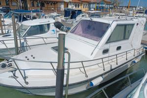 Barca 7,5 m modello Cabin Mercruiser 5.7L