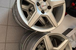 Cerchi in lega 15”