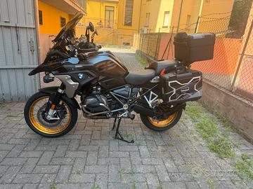BMW GS 1250 Triple Black
