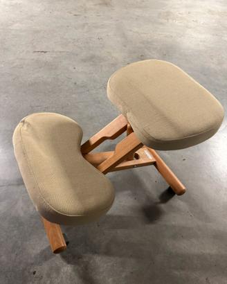 Sgabello ergonomico da ufficio in legno