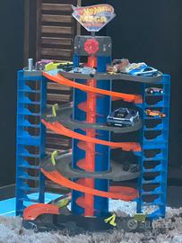 Mega Garage hot wheels