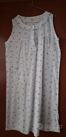 Camicia da notte estiva a fiorellini lilla