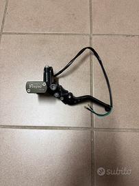 pompa freno sinistra