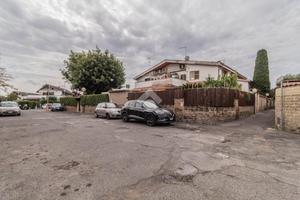 VILLA A SCHIERA A CERVETERI