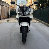Honda Vfr 800 V-Tec colore Bianca e Nera